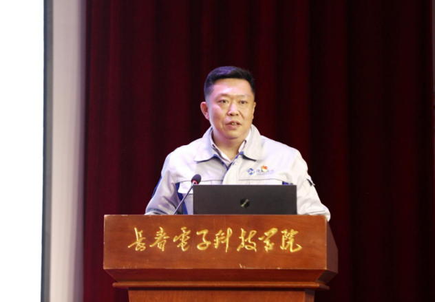 “强国复兴有我 劳动创造幸福”劳模工匠进校园活动在长春电子科技学院成功举办